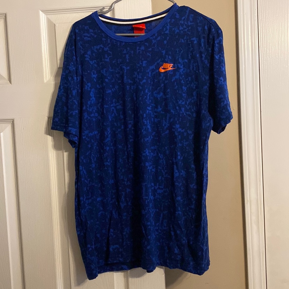 Nike tee
